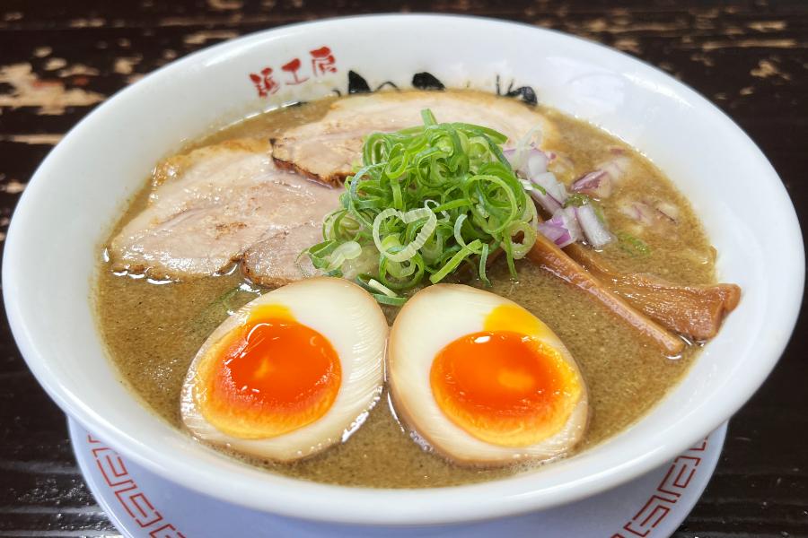 味玉こってり煮干し らーめん(税込1,010円) 麺工房きわみや「味玉こってり煮干しらーめん」(税込1,010円)